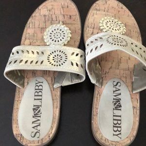Women’s sandals size 6